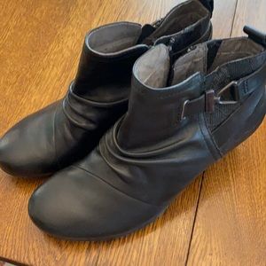 Earth brand black leather booties